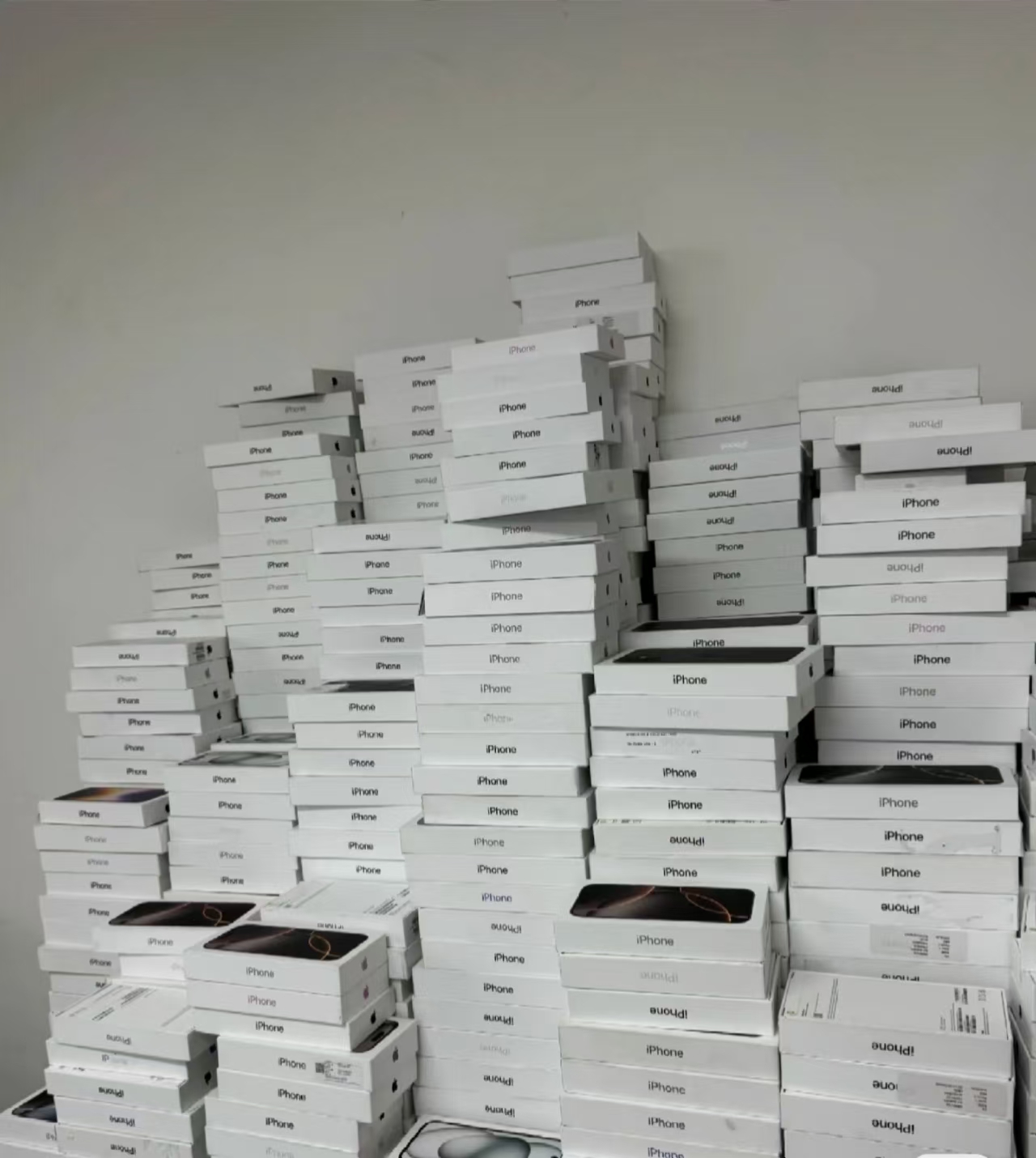 【 Apple/蘋果 澎湖零售店 十年租約到期！】 全新官方正版 iPhone16手機全系列 全部清空處理！不賺錢只要成本！ 